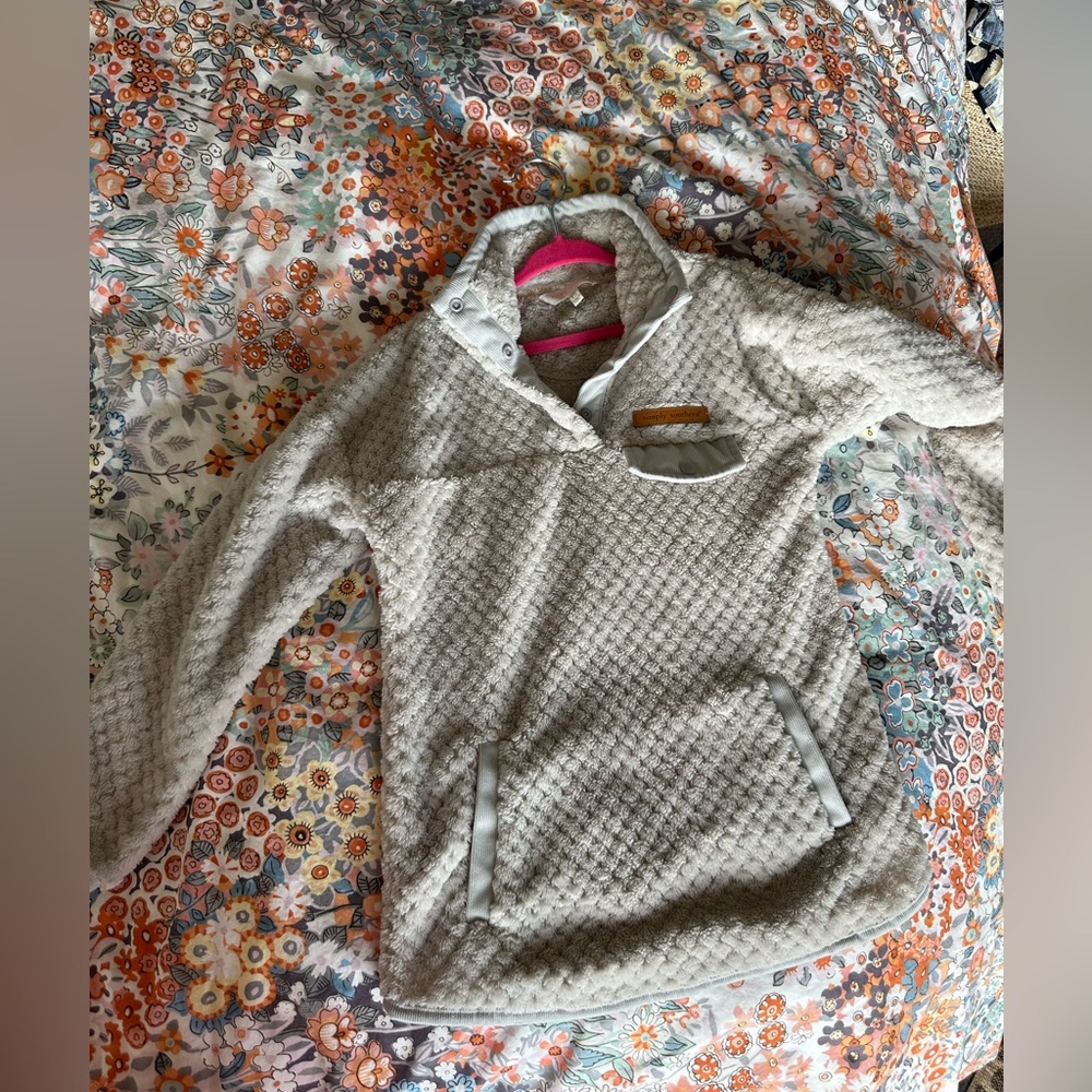 Simply Southern girls youth size small pull-over